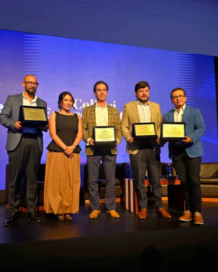 Efrén Ortiz Reconocimientos Colibrí Emprende