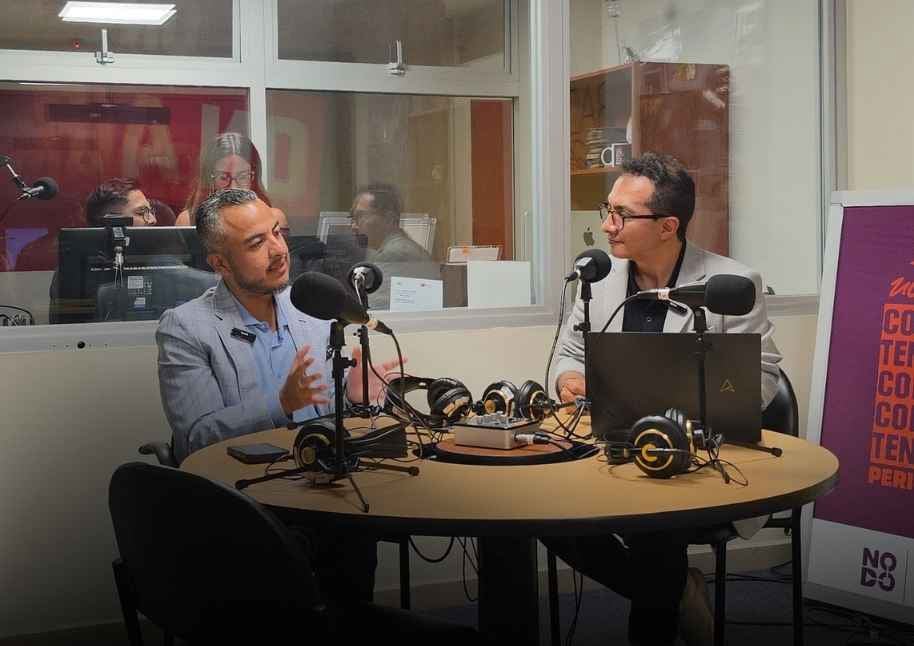 Efrén Ortiz - Conductor en Click Radio UDLA